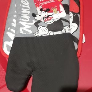Mikey Mouse pot holder and mat